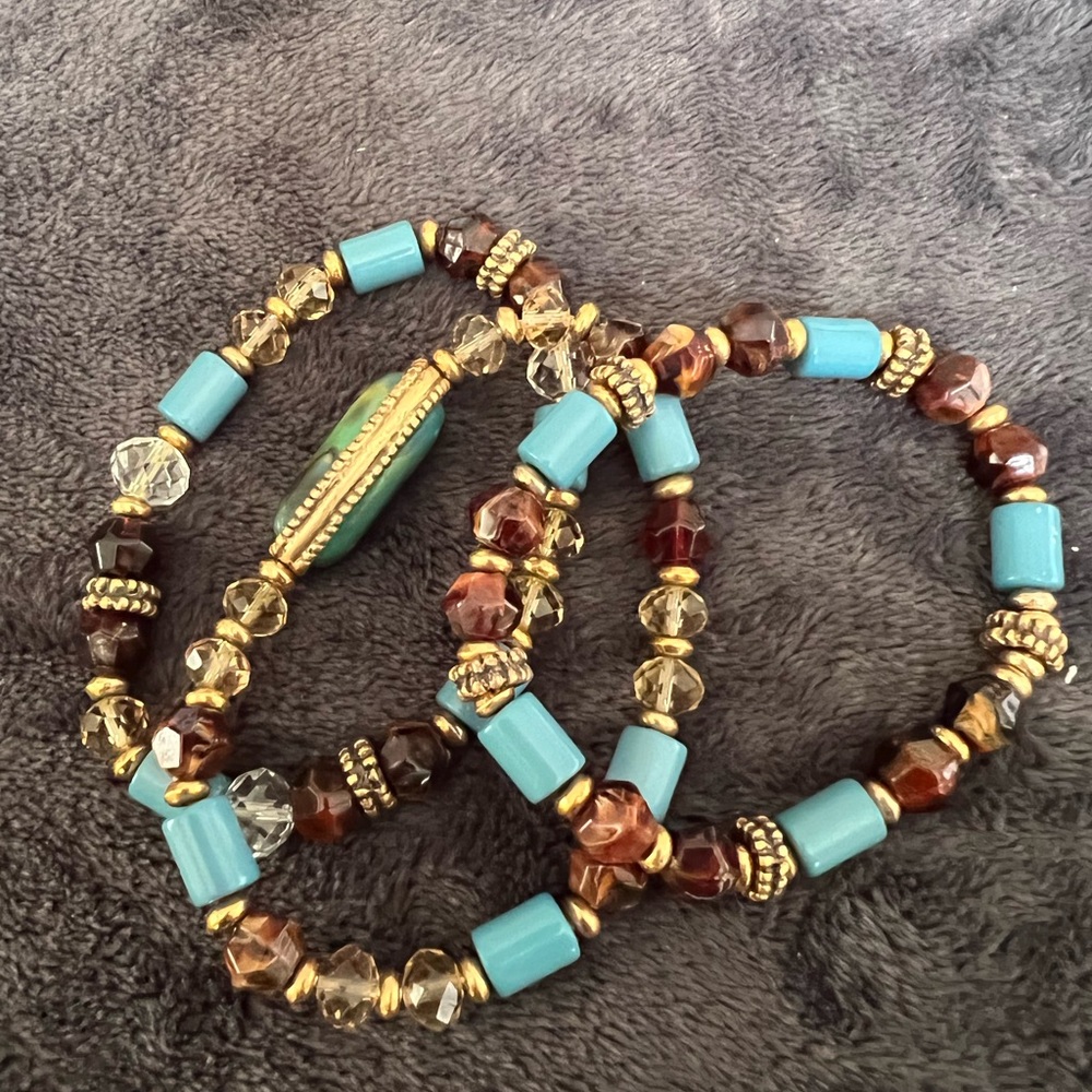 3 bracelets - Picture 2 of 2
